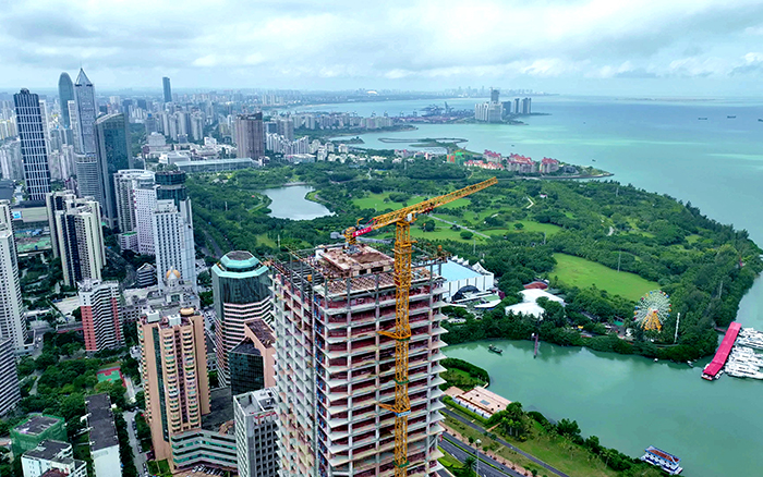 海阔凭“塔”跃 | 三亿体育塔机助建？谥泻９手行