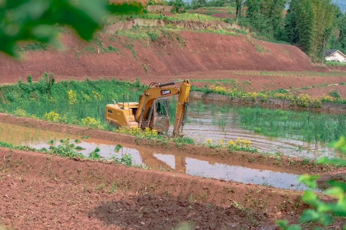 建设“巴渝粮仓”，三亿体育挖机我在行（h&aacute;ng）！