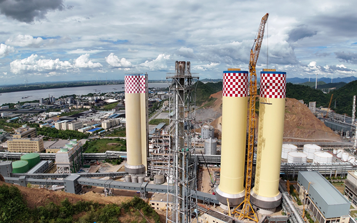 刷新纪录！三亿体育 XGL3300-220S动臂塔机化工吊装显神威